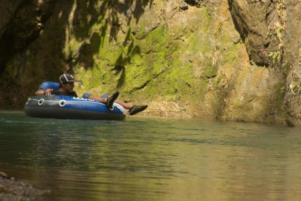 Rio Agujitas Eco Farm Hostel And Tours Drakes Bay Exterior foto
